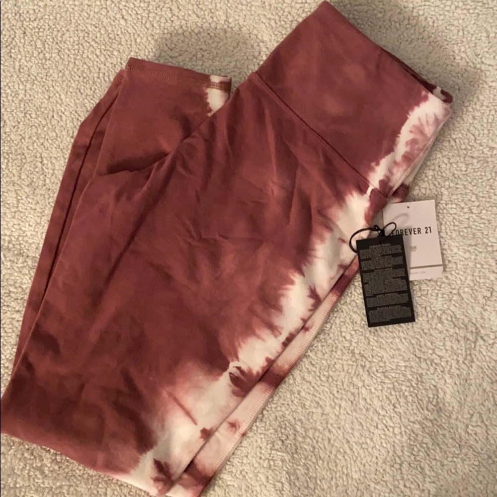 NWT Forever 21 leggings. RARE COLOR